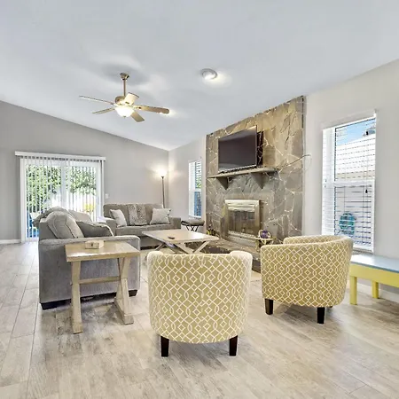 Beachside Home W Garage One Block To Beach Close To Shopping Dining 828